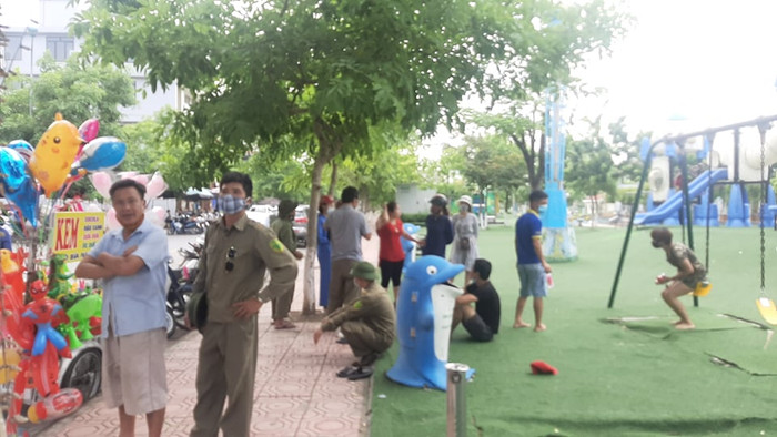 Công an Bắc Ninh trích xuất tất cả biển số xe qua công viên, 'lục tung' ngõ ngách tìm kiếm bé trai 2,5 tuổi mất tích Ảnh 4