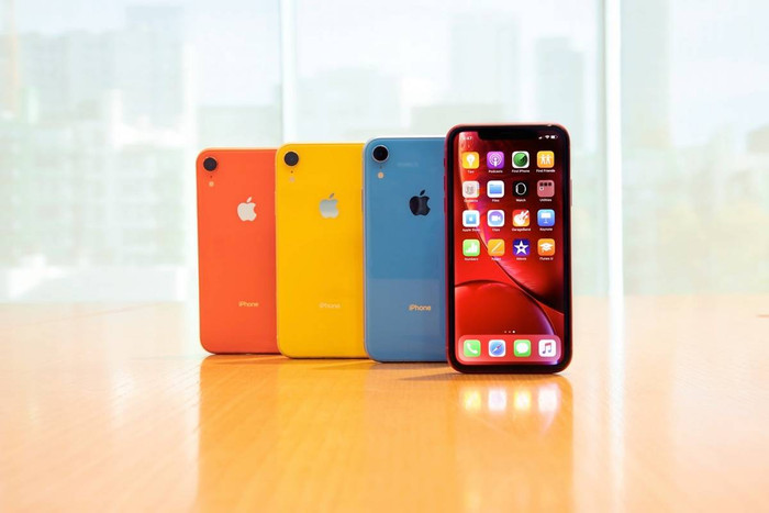 iPhone XR được cho là sẽ bị Apple khai tử sau khi ra mắt iPhone 12. (Ảnh: SquareTrade)