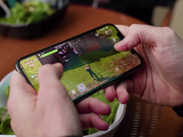 Tháng 9/ 2017, 'Fortnite Battle Royale' ra mắt vào đạt thành công lớn trong một thời gian ngắn. Sau vài tháng, nó có hơn 200 triệu người chơi trên toàn cầu trên các nền tảng khác nhau. (Ảnh; Epic Games)