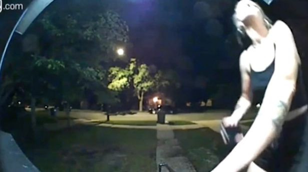 Bỏ rơi con đẻ ở nhà, người mẹ 'điên cuồng' tìm mọi cách bắt cóc con nhà hàng xóm Ảnh 4