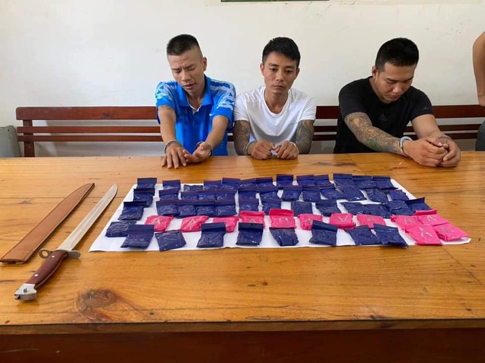 Các đối tượng tại cơ quan công an.