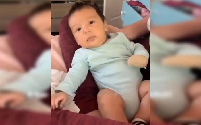 Bà mẹ trẻ sửng sốt khi con trai 10 tuần tuổi nói 'I love you' Ảnh 2