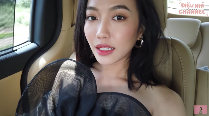 Lần đầu thăm nhà chục tỷ của Ngọc Trinh, Diệu Nhi 'chốt đơn' outfit nghìn đô để đi... ăn hột vịt lộn Ảnh 3