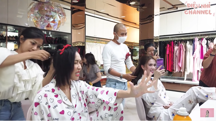 Lần đầu thăm nhà chục tỷ của Ngọc Trinh, Diệu Nhi 'chốt đơn' outfit nghìn đô để đi... ăn hột vịt lộn Ảnh 9