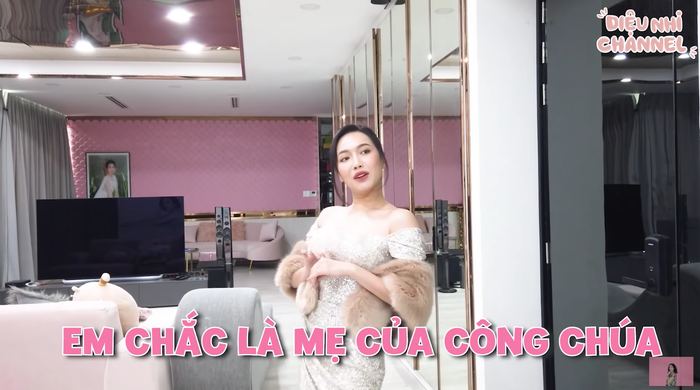 Lần đầu thăm nhà chục tỷ của Ngọc Trinh, Diệu Nhi 'chốt đơn' outfit nghìn đô để đi... ăn hột vịt lộn Ảnh 11