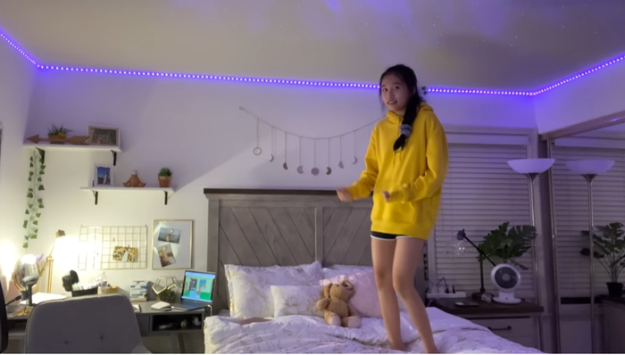 Tất nhiên là không thể thiếu màn nhảy nhót loạn xạ rồi!