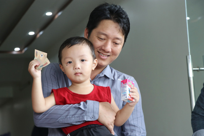 Cháu Gia Bảo không bị sợ hãi sau sự việc.