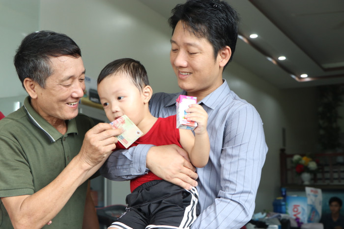 Cha bé trai 2,5 tuổi bị bắt cóc ở Bắc Ninh: 'Hôm qua gia đình tôi có một giấc ngủ ngon sau hơn 1 đêm thức trắng tìm con' Ảnh 4