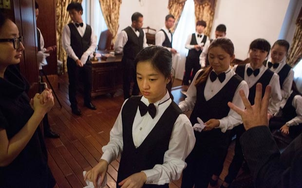 Lần đầu tiên trường ĐH Trung Quốc giảng dạy ngành 'Quản gia' Ảnh 2