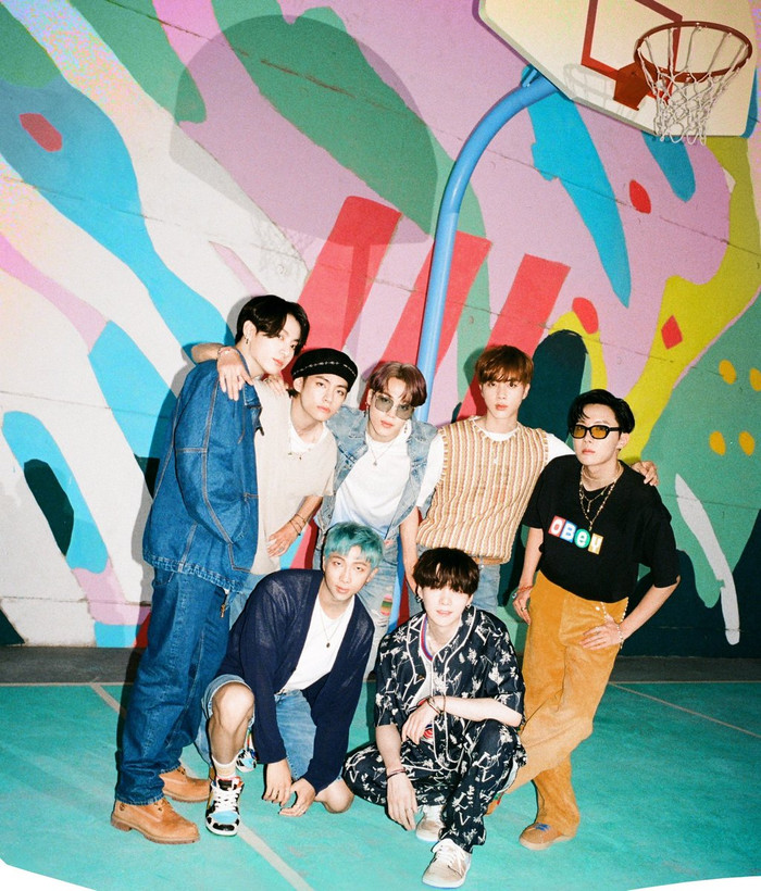  BTS đã 'nhá hàng' 27 giây của ca khúc này trong phần cuối của tập 1 đã được phát sóng tuần trước. 