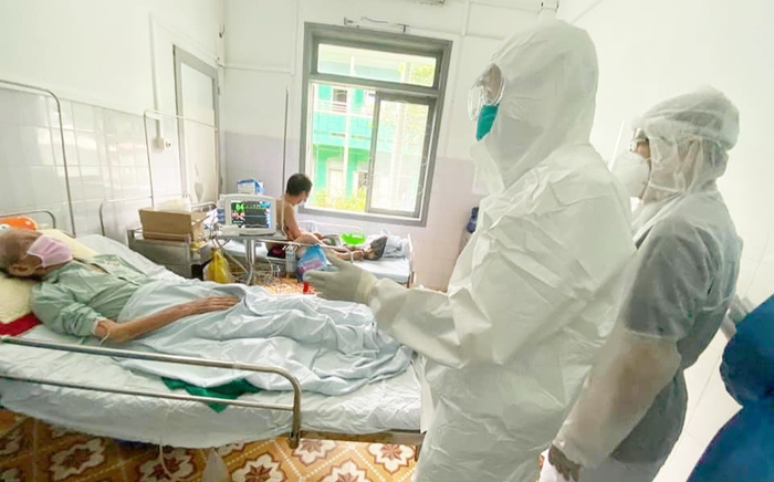 Những bệnh nhân COVID-19 suy thận nặng, chạy thận nhân tạo được công bố khỏi bệnh Ảnh 2