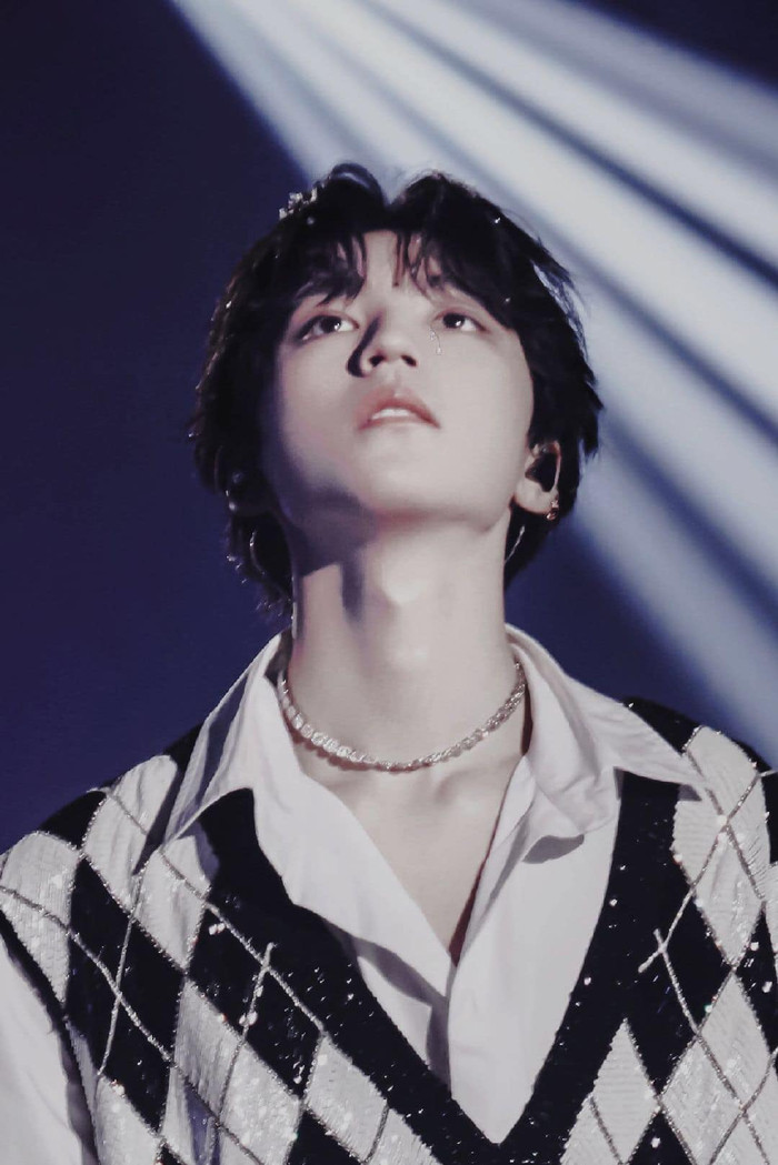 Fan khen nức nở khi Vương Tuấn Khải hóa thân thành Badboy trong phần diễn solo 'Beautiful' Ảnh 14