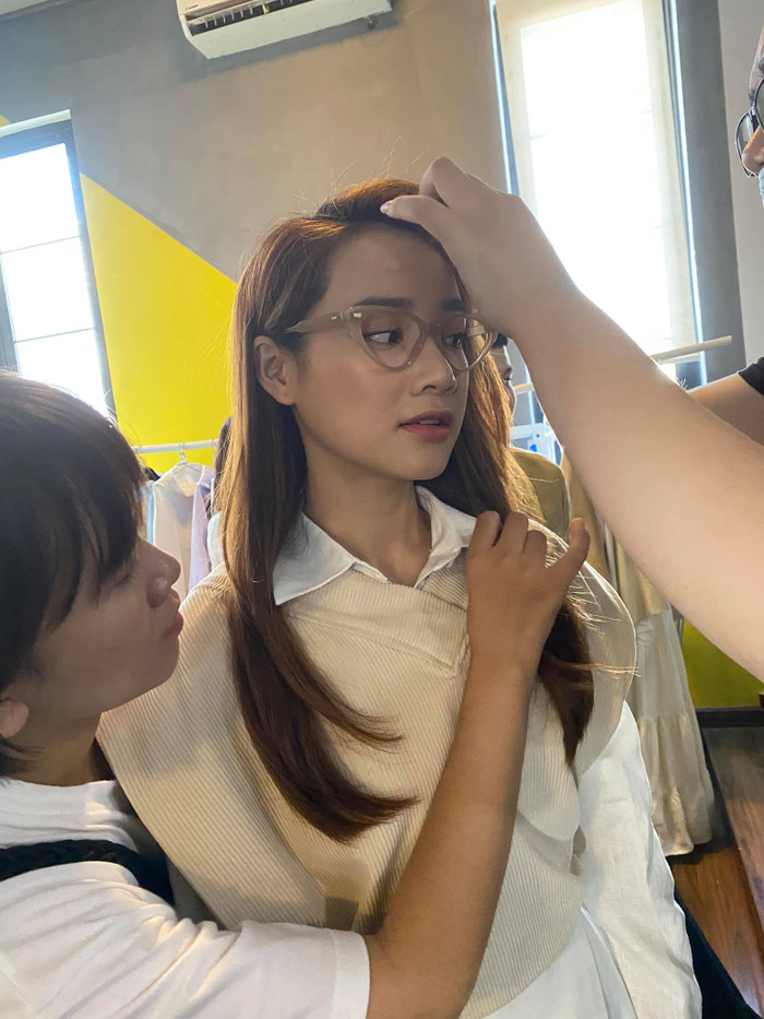 Tuy nhiên, phần đông ý kiến đều cho rằng khuyết điểm này không đáng kể vì trông Nhã Phương vẫn xinh đẹp như thường