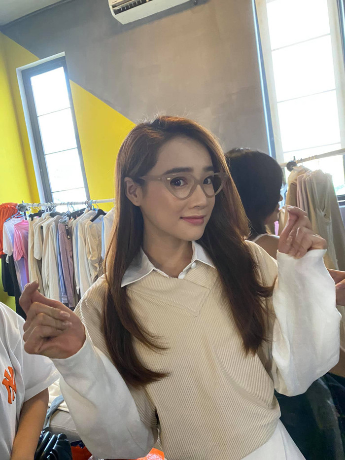 Qua đó cho thấy, ngay cả cơn ác mộng 'camera thường' dường như cũng không thể dìm nổi nhan sắc của bà xã Trường Giang