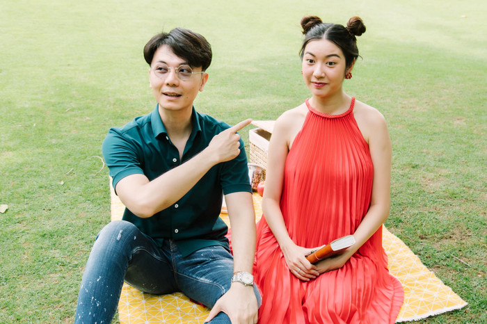 Búi tóc natra chụp ảnh hạnh phúc bên ông xã, Thuý Vân nhờ dân mạng nghĩ giúp caption và cái kết Ảnh 4