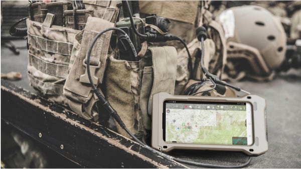 “Chúng tôi hợp tác với các công ty đáng tin cậy nhất trong ngành để đảm bảo phần mềm, dịch vụ va phần cứng tốt nhất trên điện thoại,” ông Chris Balcik, Phó Chủ tịch Phụ trách bán hàng Samsung Electronics Châu Mỹ, chia sẻ. Ảnh: Samsung