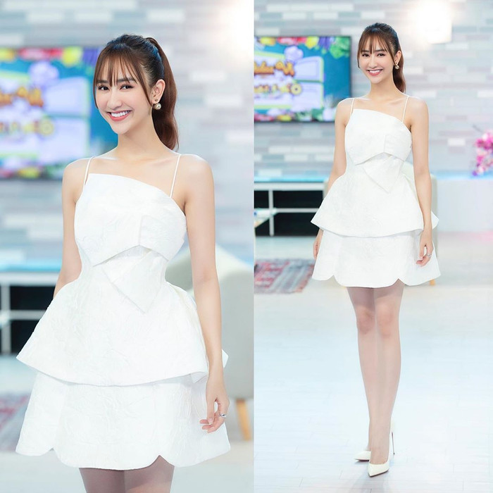 Á hậu Hà Thu đẹp tươi tắn, diện váy trắng khoe chân dài quyến rũ.