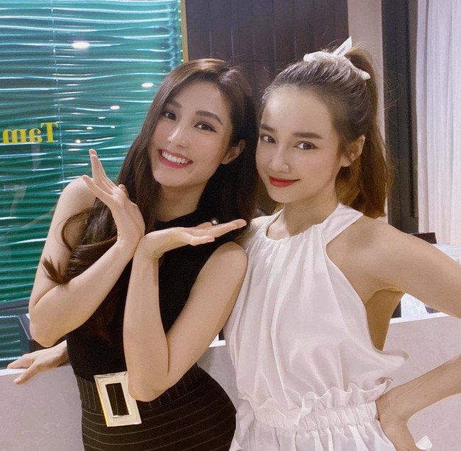 Rũ bỏ phấn son, Diễm My 9X bị 'chặt đẹp' bởi nhan sắc rạng rỡ của 'gái một con' Nhã Phương Ảnh 4