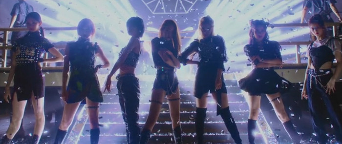 The9 cá tính một màu, Bonbon Girls 303 thoải mái với nhiều phong cách từ dễ thương đến menly Ảnh 8