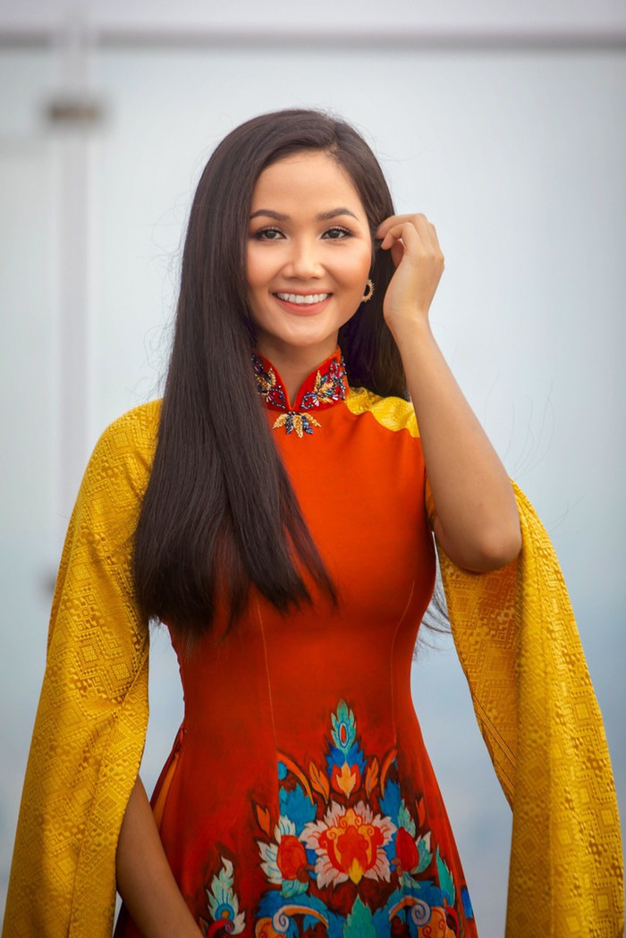 Dạo 'sương sương' Instagram của H'Hen Niê mà cứ ngỡ 'động Sky thu nhỏ' vì đâu đâu cũng nghe nhạc Sơn Tùng M-TP Ảnh 3