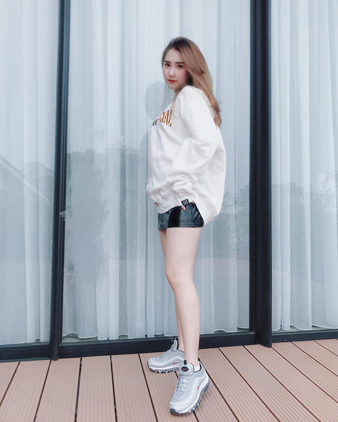 'Đọ' nhan sắc các 'bóng hồng' của thủ môn Bùi Tiến Dũng Ảnh 6