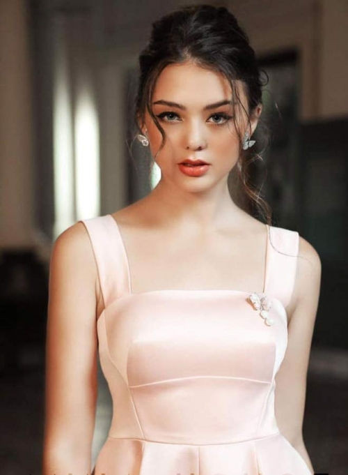 'Đọ' nhan sắc các 'bóng hồng' của thủ môn Bùi Tiến Dũng Ảnh 19