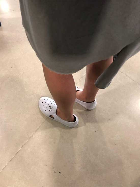 Đeo túi hiệu nhưng lại mang dép ở nhà để đi ăn tối, Hari Won bị cả mẹ lẫn đàn em 'hắt hủi' Ảnh 4