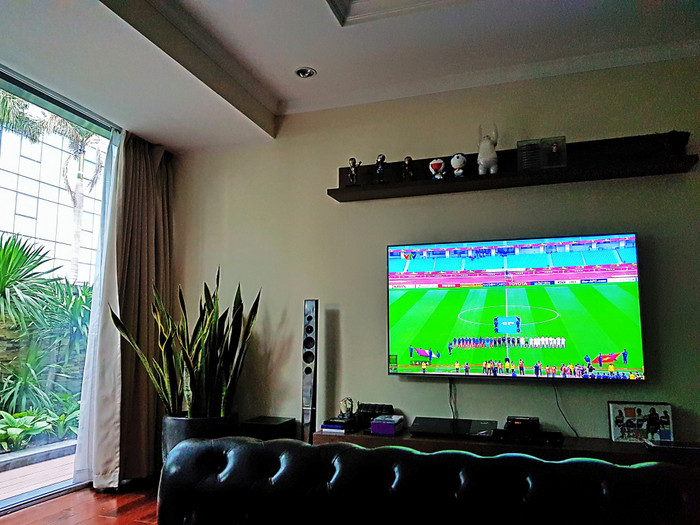 Hé lộ vài hình ảnh về phòng khách sang chảnh trong căn hộ 70 tỷ của Nathan Lee