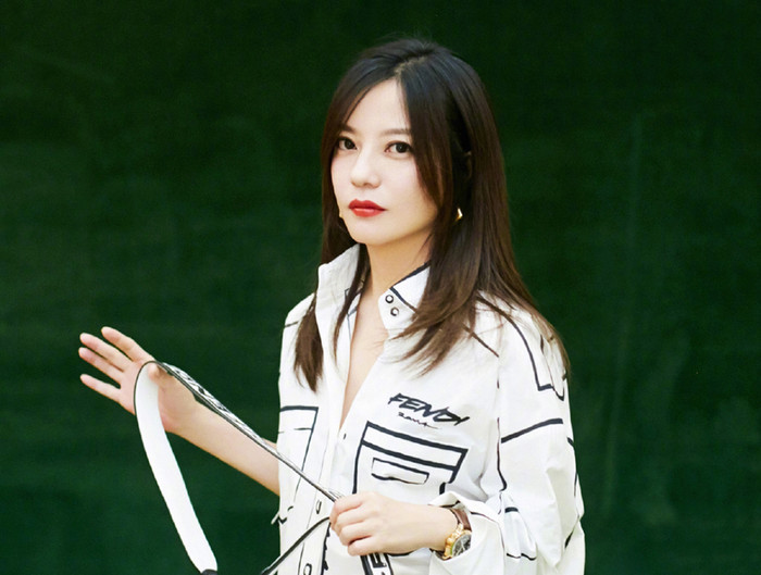 Lộ ảnh Triệu Vy tức giận, quát mắng diễn viên khi làm đạo diễn Ảnh 3