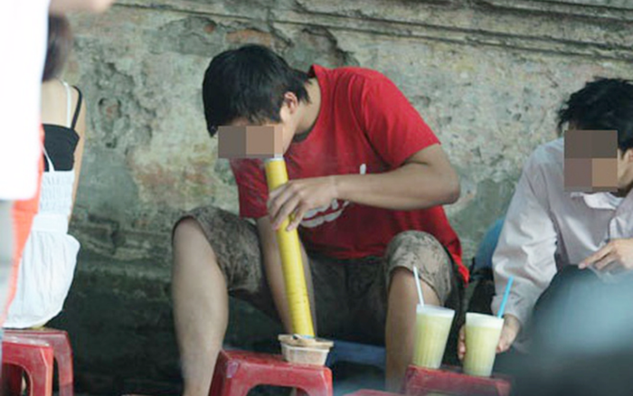 Giám đốc Sở Y tế Hà Nội: Tất cả khách đến quán uống nước vỉa hè đều dùng chung điếu cày, nguy cơ lây lan dịch COVID-19 cao Ảnh 2