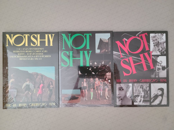Album Not Shy của ITZY.