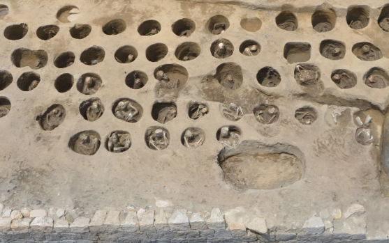 Phát hiện khu mộ tập thể chôn 1500 bộ hài cốt trong hố tròn Ảnh 2