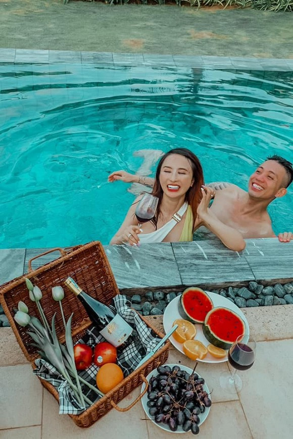 Khoe thân hình 'nóng bỏng' cùng đồ bơi, vợ hai Minh Nhựa khiến nhiều người bất ngờ vì điều này Ảnh 7