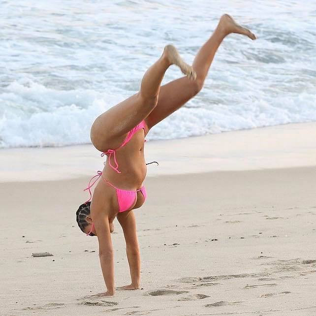 Thân hình săn chắc của chị gái Kendall Jenner