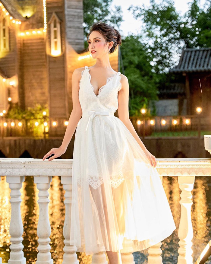 Người đẹp chuyển giới Hoài Sa khoe nhan sắc quyến rũ khiến fan mê mẩn.