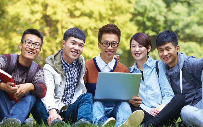 Các bạn tân sinh viên ơi, những bí kíp sau đây sẽ giúp bạn sống sót qua thời Đại học đấy nhé! Ảnh 2