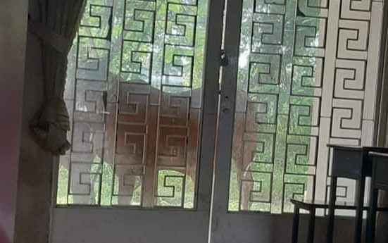 Đi học nhưng cứ lấp ló ngoài cửa lớp, 'sinh viên' lạ mà quen này ngay lập tức gây chú ý cộng đồng mạng Ảnh 2