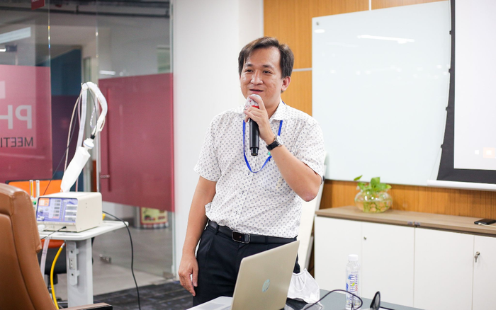 Tập huấn chuyên môn, hướng dẫn sử dụng máy thở MV20 cho y bác sĩ ở 8 tỉnh thành Ảnh 2