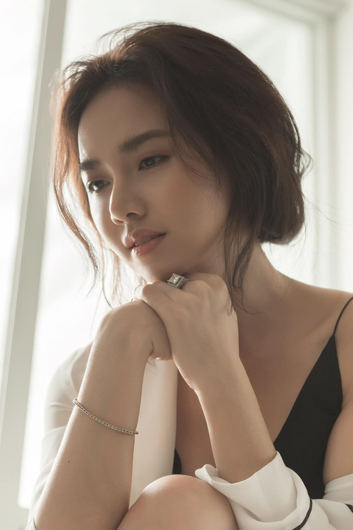 Đinh Ngọc Diệp đầy xinh đẹp và quyến rũ trong bộ ảnh được cô đăng tải gần đây