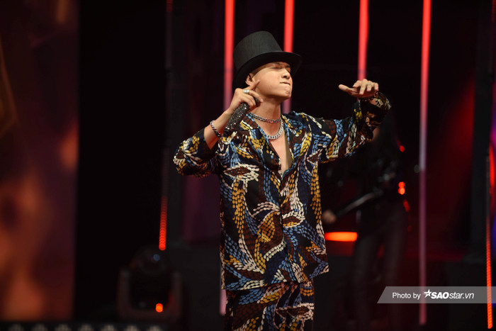 Weeza King Of Rap: Chưa có người yêu vẫn ghi điểm với bản Rap ghen tuông, phải mặc đẹp mới có tinh thần hát tốt Ảnh 9