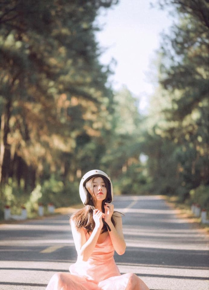 Nữ sinh ĐH Kinh tế Quốc dân gây 'sốt' với bức ảnh thẻ cực xinh đẹp, soi profile hóa ra là gương mặt quen thuộc! Ảnh 12