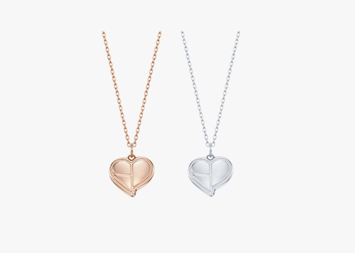 Fans hâm mộ phát sốt với bộ sưu tập phụ kiện siêu xinh xắn của BLACKPINK Ảnh 6