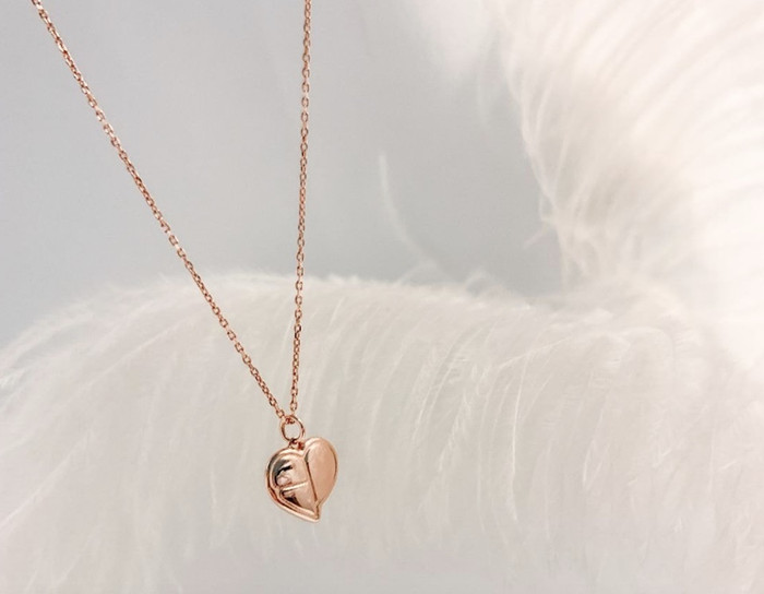 Fans hâm mộ phát sốt với bộ sưu tập phụ kiện siêu xinh xắn của BLACKPINK Ảnh 7