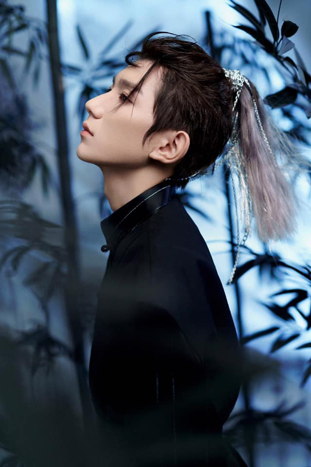 Vương Nguyên (TFBOYS) ngố tàu trong poster phim điện ảnh mới nhưng cực ngầu trên weibo Ảnh 5