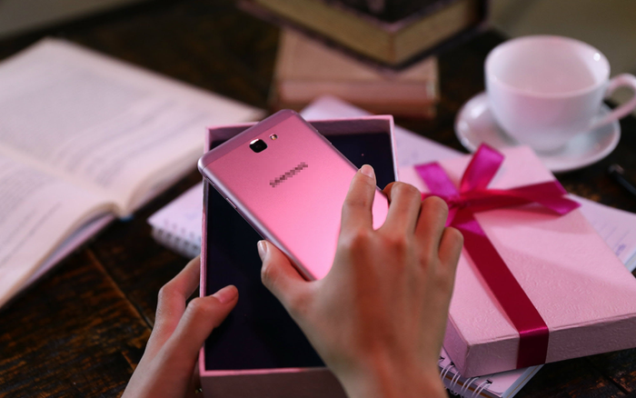 Bị 'đá' phũ phàng khi tặng điện thoại xịn cho bạn gái trong ngày Thất Tịch, chàng trai đăng đàn 'bóc phốt' không ngờ nhận cả 'rổ gạch đá' từ CĐM Ảnh 2