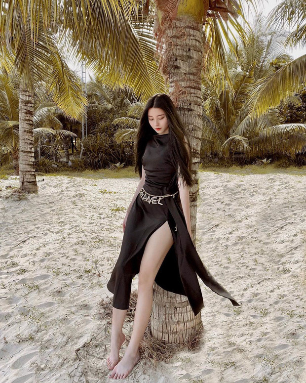 Hotgirl Bâu bất ngờ gia nhập 'đường đua' bikini, vóc dáng nuột nà 'hình chữ S' không hổ danh gái xinh đình đám thế hệ 10X Ảnh 8