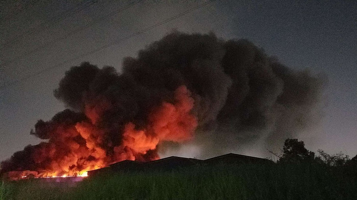 Cháy lớn ở nhà kho rộng hơn 3.000m2 tại khu công nghiệp Tân Tạo Ảnh 3