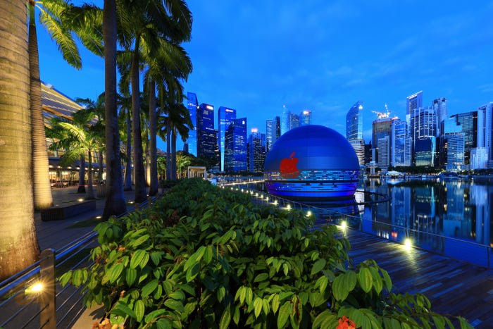 Hình ảnh này cho thấy Apple Marina Bay Sands sẽ trông như thế nào vào ban đêm. Ảnh: Getty