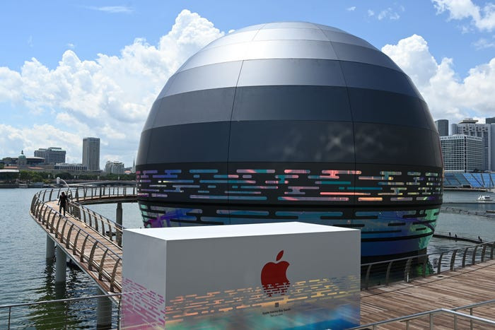 Apple chỉ nói rằng Apple Marina Bay Sands sẽ “sớm” mở cửa. Ảnh: Getty
