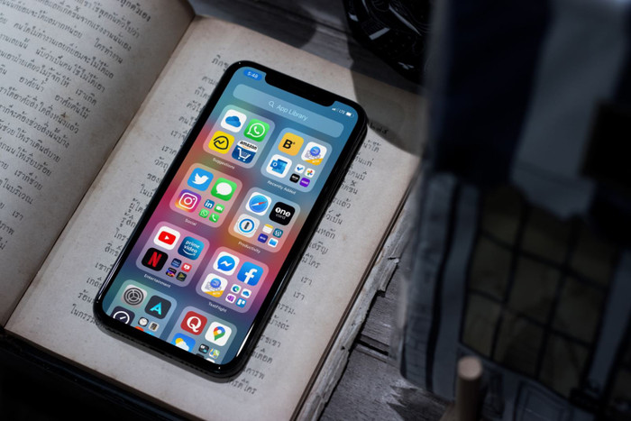 iOS 14 sẽ tới tay người dùng chính thức từ mùa thu năm nay. Ảnh: The Verge
